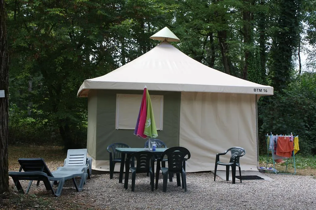 Le Camping Des 3 Lacs Belmont-Tramonet France