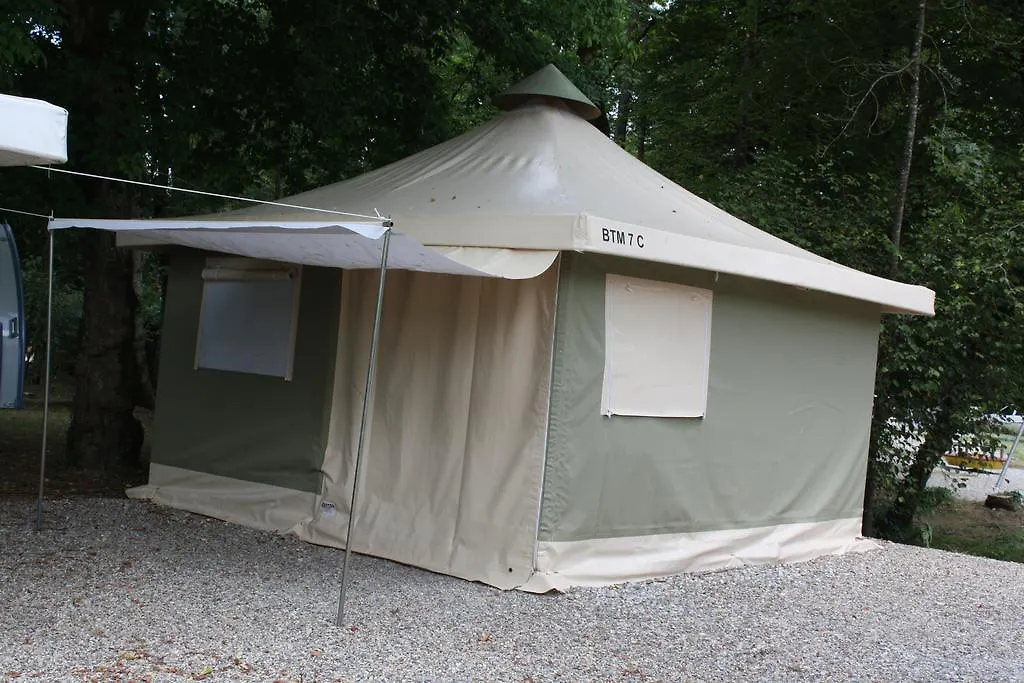 Le Camping Des 3 Lacs Belmont-Tramonet 4*,  France