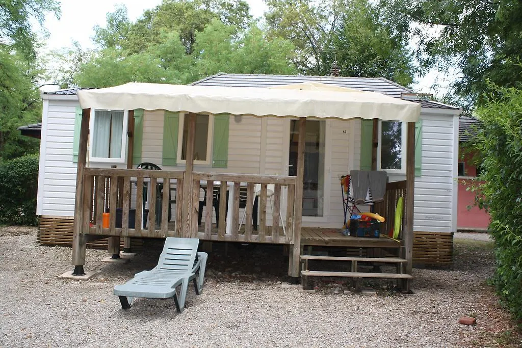 Le Camping Des 3 Lacs Belmont-Tramonet Campsite